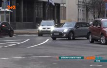 Каждый едет по главной: в Киеве появился перекресток с нелогичной разметкой (видео)