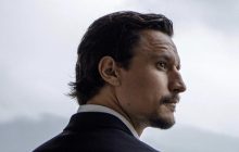 Тарас Цымбалюк показал стальной пресс и жаркие объятия с любимой