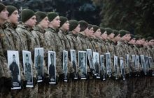 "Бороться за свою землю до конца": Зеленский призвал помнить подвиг "киборгов"