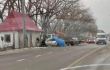 У Тернополі автомобіль патрульних під час погоні врізався у власний блокпост (фото)