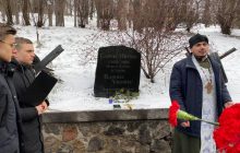 У Києві вшановують пам’ять перших загиблих Героїв Небесної сотні (фото, відео)