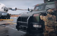 СБУ показала, як звільняла "захоплений" літак в аеропорту "Антонов" (фоторепортаж, відео)