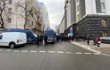 Протести ФОПів під Радою: поліція розділила учасників акції на два табори (фото)