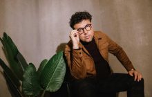 Актор "Жіночого Кварталу" розповів про бійки, про мрію стати ченцем і про травму