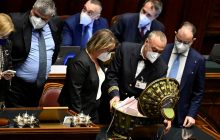 В Італії 80-річного президента не відпустили з посади, оскільки не змогли знайти заміну