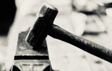 У Лисичанську кувалдою розбили пам'ятник жертвам Голокосту: ОЄОУ звернеться в поліцію (відео)