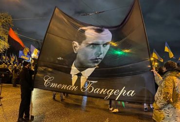 У Києві відбувся смолоскипний марш до дня народження Бандери (фоторепортаж, відео)