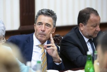 Екс-генсек НАТО: Україну треба взяти в Альянс, але без окупованих територій