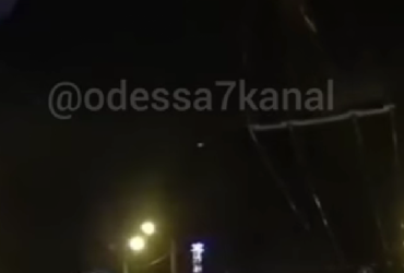 Зірка впала: у мережі з'явилося відео унікального природного явища в Одесі
