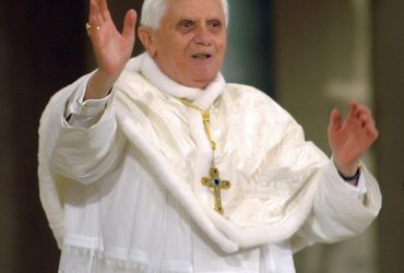 Бывший Папа Римский Бенедикт XVI стал фигурантом доклада о насилии над детьми