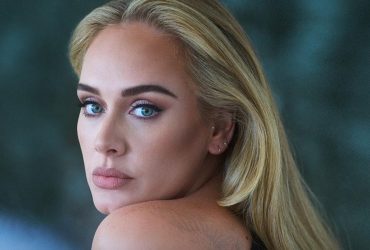 Заткнитесь: Адель стала мемом на Супербоуле-2023 - вирусное видео