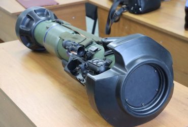 Українських військових почали вчити застосовувати передану Британією новітню зброю (фото)