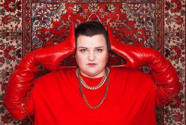 Аlyona Аlyona взула чоботи на руки та поміркувала про підкаблучників