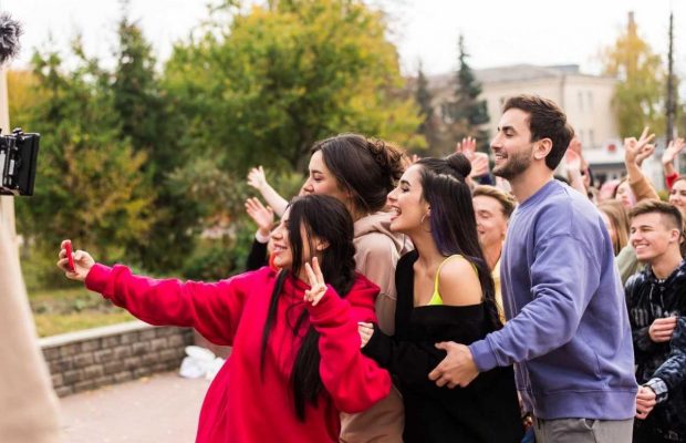 "Засновано на ржачних подіях": названо дату прем'єри комедії "Любов і Блогери"