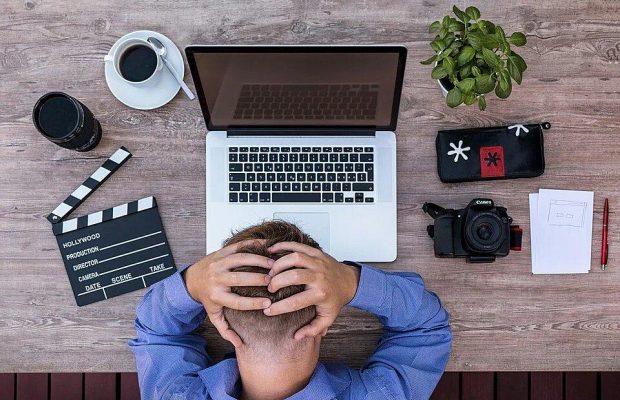 Чим шкідлива сидяча робота: основні нюанси і 4 дієвих вправи