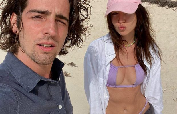 Дантес ледь сховав свій статевий орган за Дорофєєвою і сказав, куди йти моралістам