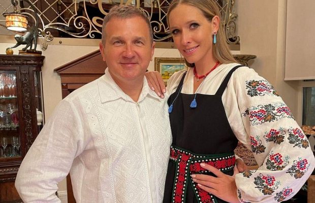 Осадча та Горбунов у вишиванках відзначили Водохреща після повернення з Таїланду (фото, відео)