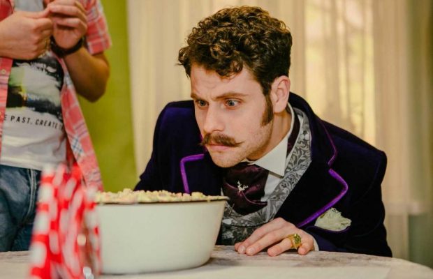 Артур Логай рассказал, как во время подготовки к сериалу "Дом Бобринских" преодолевал страх верховой езды