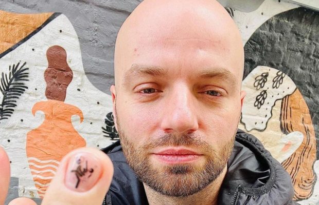 "А чом би й ні?": ведучий Слава Дьомін похвалився манікюром та нарвався (фото)