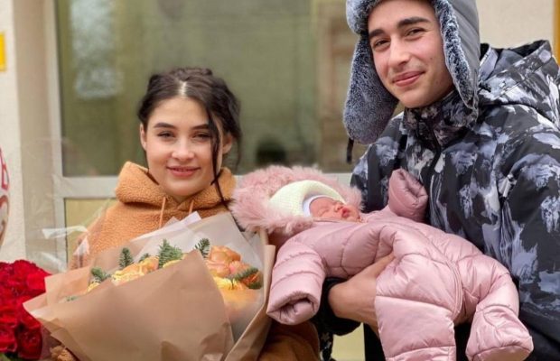 19-річний Сасанчин з дружиною похрестив доньку: "важливий для нас день" (фото, відео)