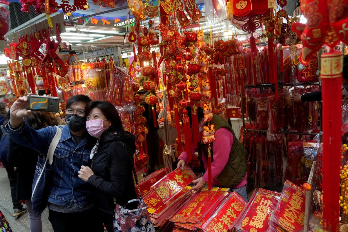 Китай скасовує карантин для в'їзних туристів / фото REUTERS