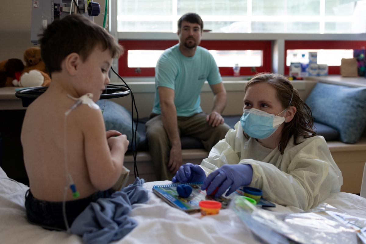 В Украине коронавирус все больше поражает детей / фото REUTERS