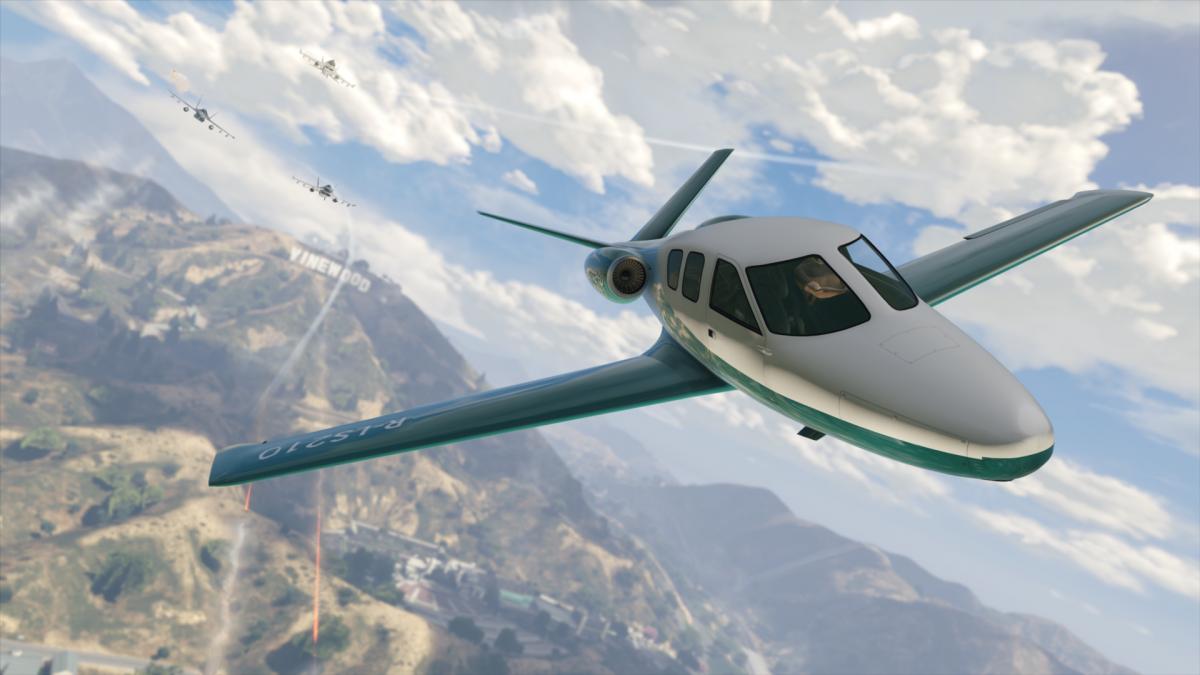 У GTA Online гравець збив літак за допомогою гоночної машини / фото Manners Magazine У GTA Online гравець збив літак за допомогою гоночної машини / фото Manners Magazine