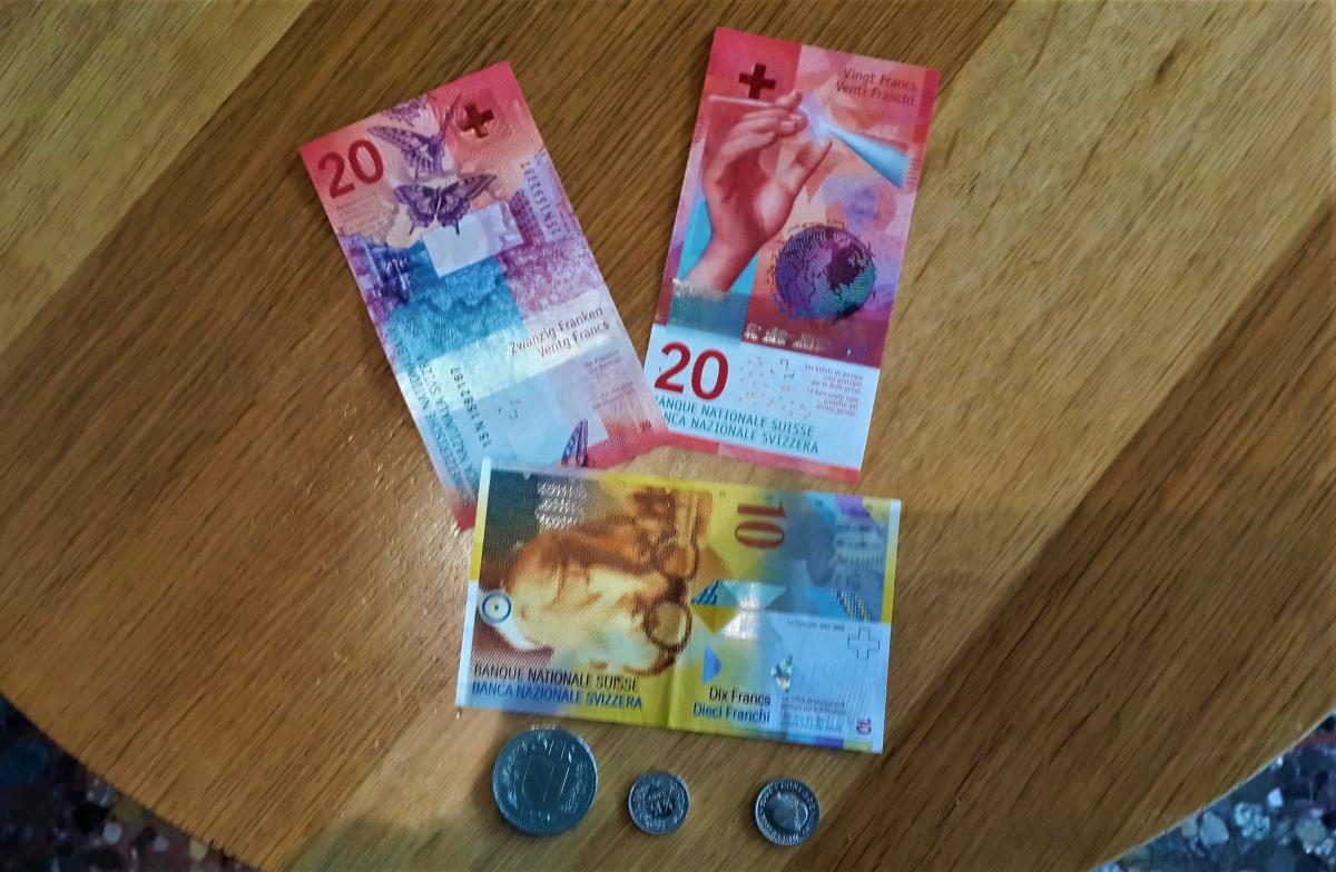 Швейцарские франки / фото Марина Григоренко