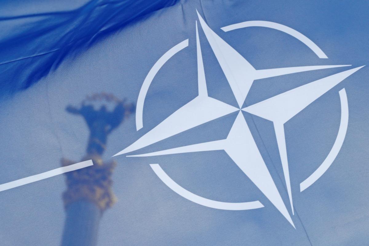 Украинцы поддерживают вступление нашего государства в НАТО / фото REUTERS Украинцы поддерживают вступление нашего государства в НАТО / фото REUTERS