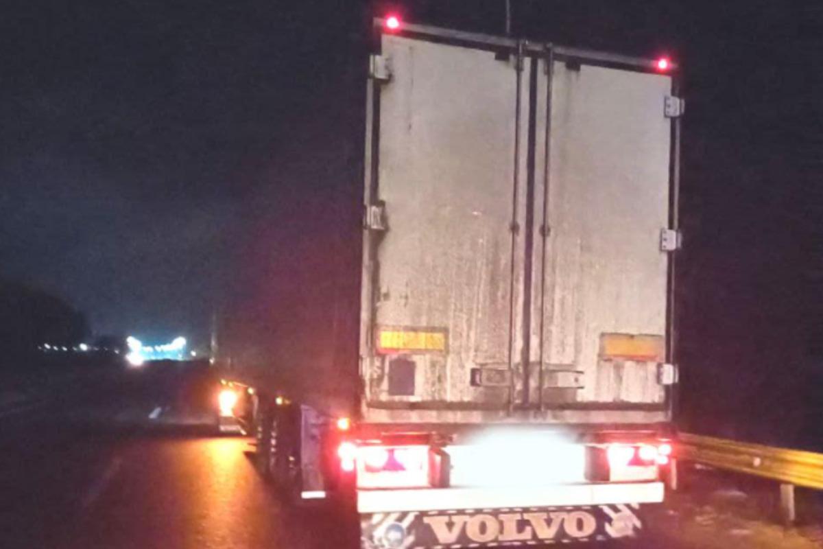 На Рівненщині фура збила хлопця-порушника, потерпілий загинув / фото rv.npu.gov.ua На Рівненщині фура збила хлопця-порушника, потерпілий загинув / фото rv.npu.gov.ua
