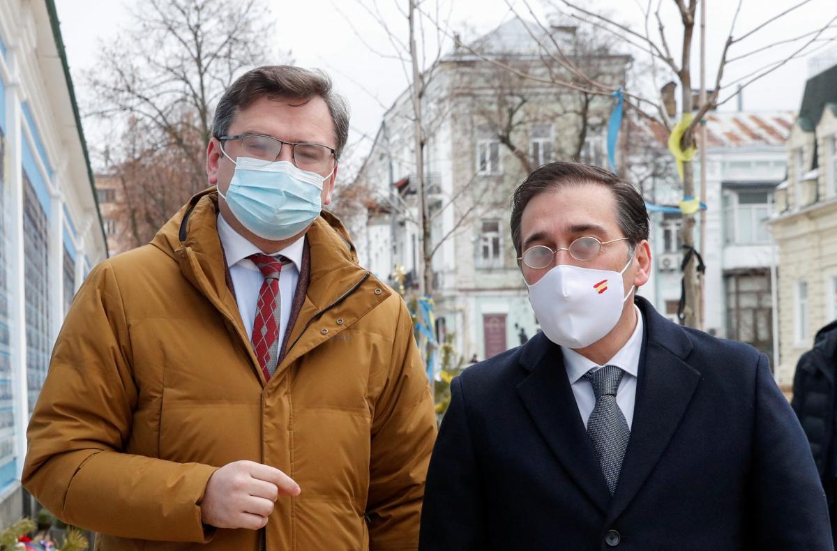 Кулеба нагадав, що Україна у листопаді запропонувала міжнародним партнерам розробити пакет стримування Росії / REUTERS Кулеба нагадав, що Україна у листопаді запропонувала міжнародним партнерам розробити пакет стримування Росії / REUTERS