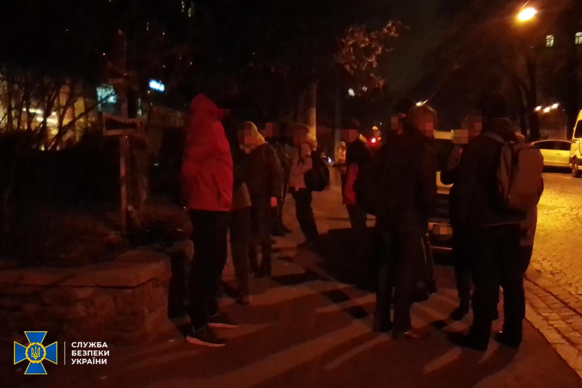 Працював на кураторів з Білорусі: СБУ затримала чоловіка, який готував теракт в Києві Працював на кураторів з Білорусі: СБУ затримала чоловіка, який готував теракт в Києві