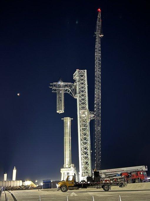 Система Starship - это многоразовая двухступенчатая сверхтяжелая ракета-носитель / фото Twitter Илона Маска