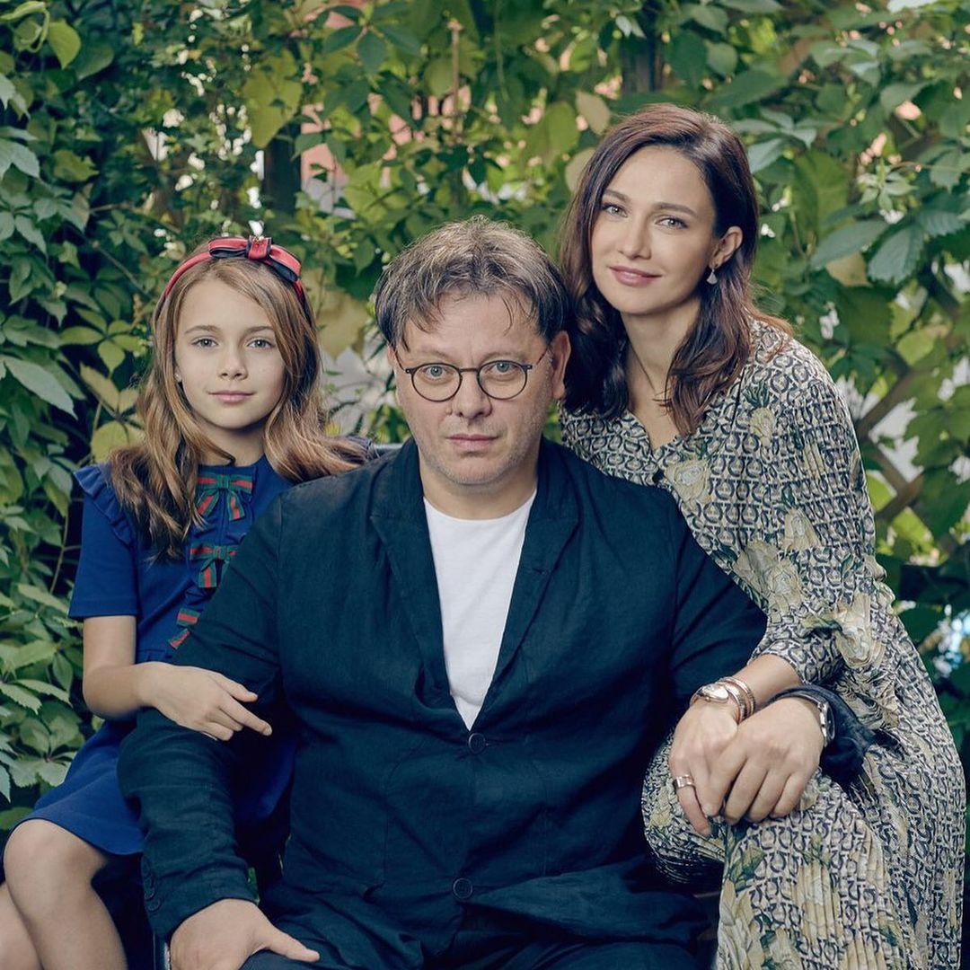 У актрисы осталась семья – муж Валерий Тодоровский и дочка / фото instagram.com/evgeniabrik/