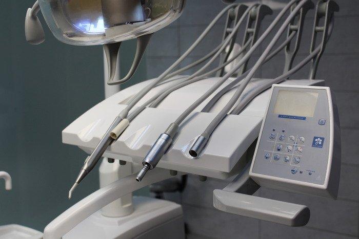 Пострадавшая несколько раз обращалась за помощью в стоматологическую поликлинику / фото: Ровенская областная прокуратура