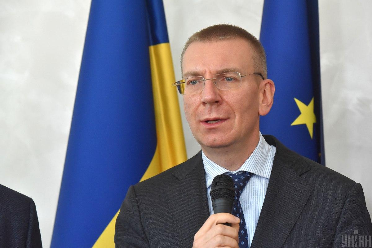 Едгарс Рінкевічс вважає, що проти РФ потрібно запровадити санкції, якщо вона продовжить рух до визнання "ЛДНР" / фото УНІАН Едгарс Рінкевічс вважає, що проти РФ потрібно запровадити санкції, якщо вона продовжить рух до визнання "ЛДНР" / фото УНІАН
