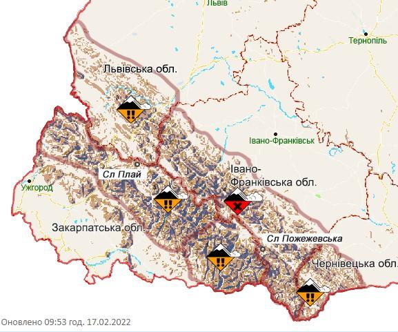 У Карпатах оголосили червоний рівень небезпеки: погода продовжує погіршуватись (фото) У Карпатах оголосили червоний рівень небезпеки: погода продовжує погіршуватись (фото)