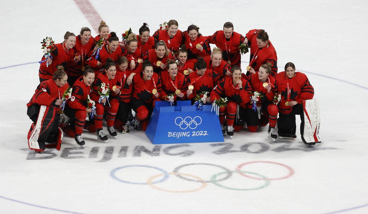 Женская сборная Канады завоевала золото ОИ-2022 / фото REUTERS
