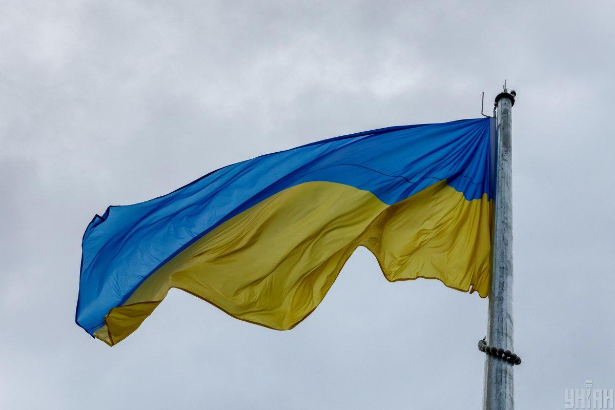 Украинский флаг взвился еще в одном освобожденном селе Херсонщины / фото УНИАН, Немеш Янош