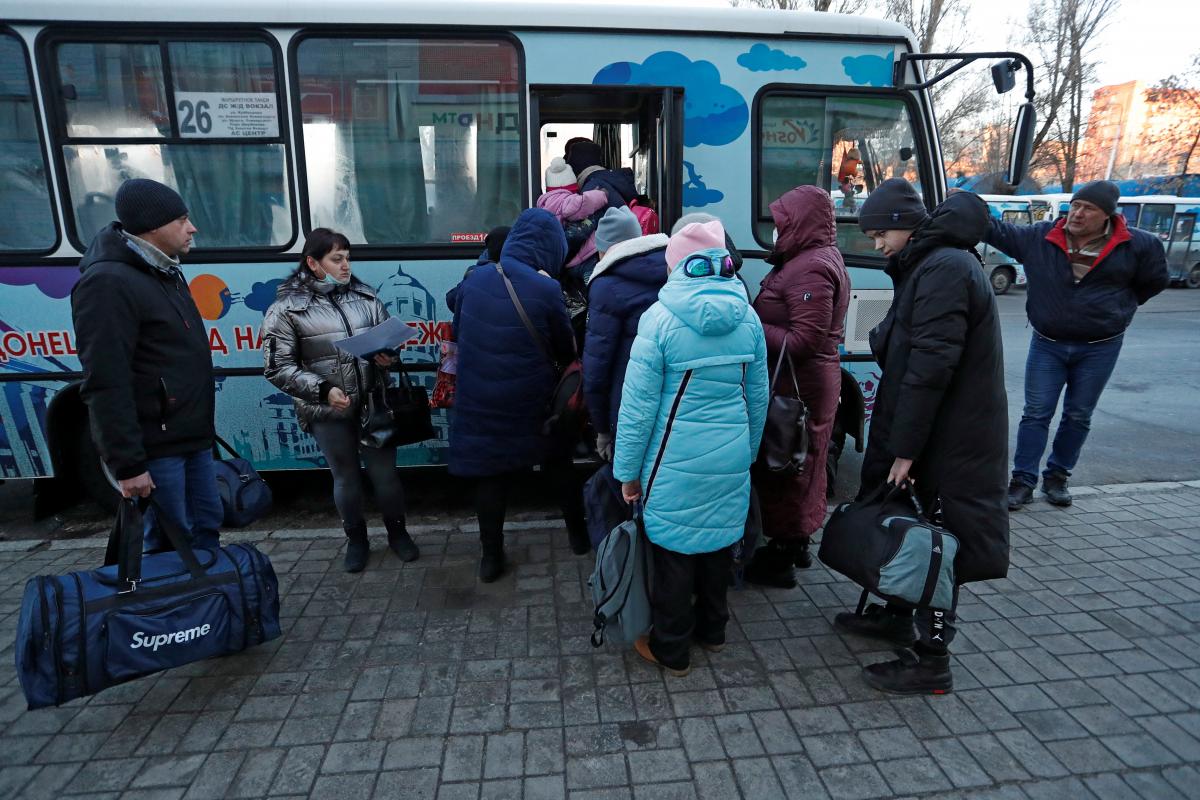 Кремль не вирішує проблеми Донецька евакуацією / фото REUTERS Кремль не вирішує проблеми Донецька евакуацією / фото REUTERS