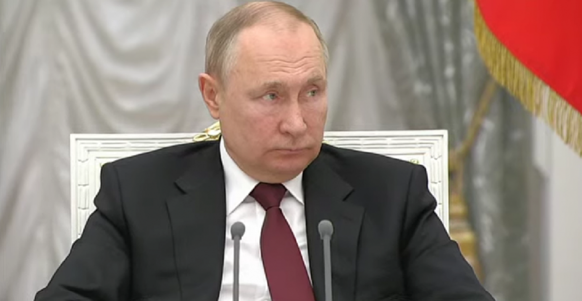 В эту мясорубку Путин обычно бросает представителей нацменьшинств из беднейших районов России / скриншот видео В эту мясорубку Путин обычно бросает представителей нацменьшинств из беднейших районов России / скриншот видео