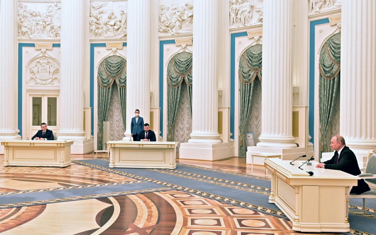 Признанием "ЛДНР" Путин похоронил Минские соглашения / фото REUTERS