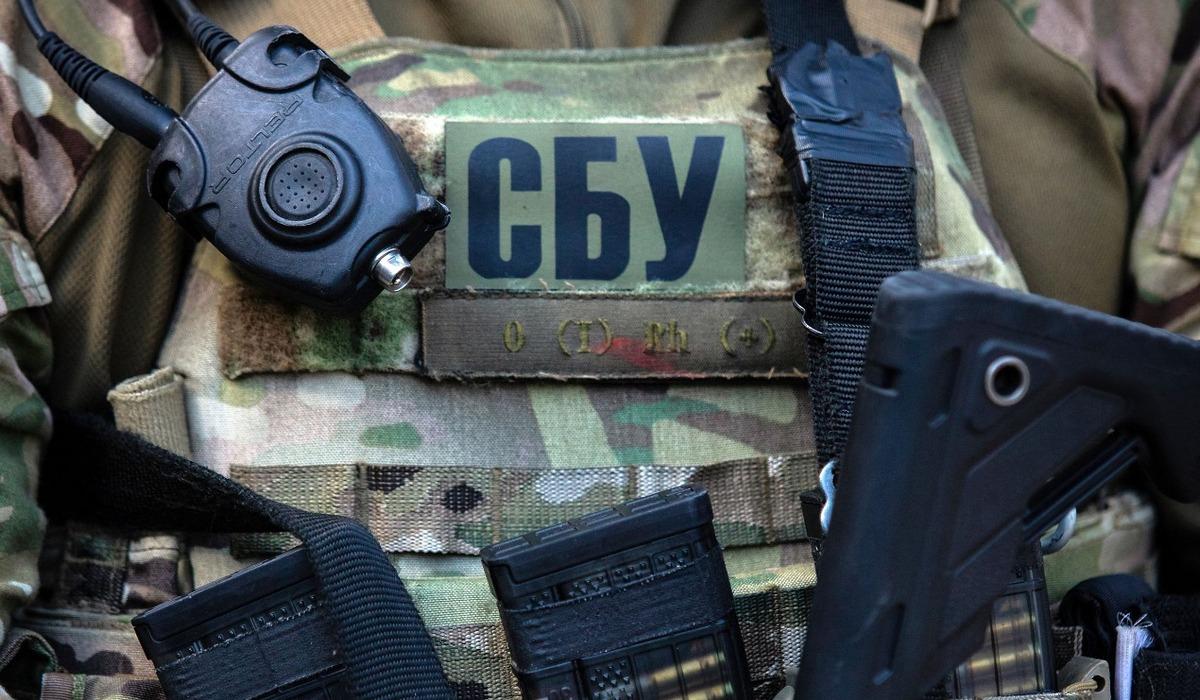 СБУ задержала жителя Днепра по подозрению в подготовке теракта / фото facebook.com/SecurSerUkraine