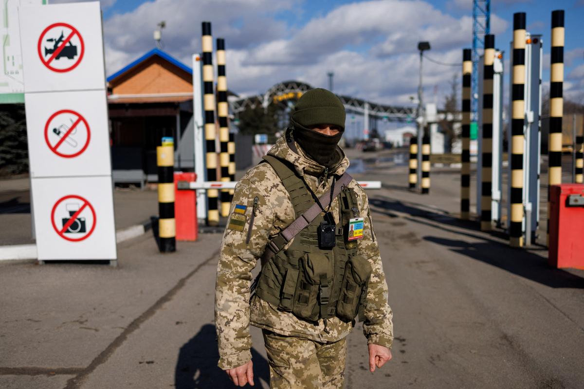 Россияне снова обстреляли пограничные границы на Черниговщине  / фото REUTERS