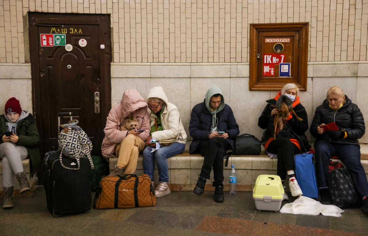 Українці зовсім не готові віддавати ані Крим, ані Донбас / фото REUTERS Українці зовсім не готові віддавати ані Крим, ані Донбас / фото REUTERS