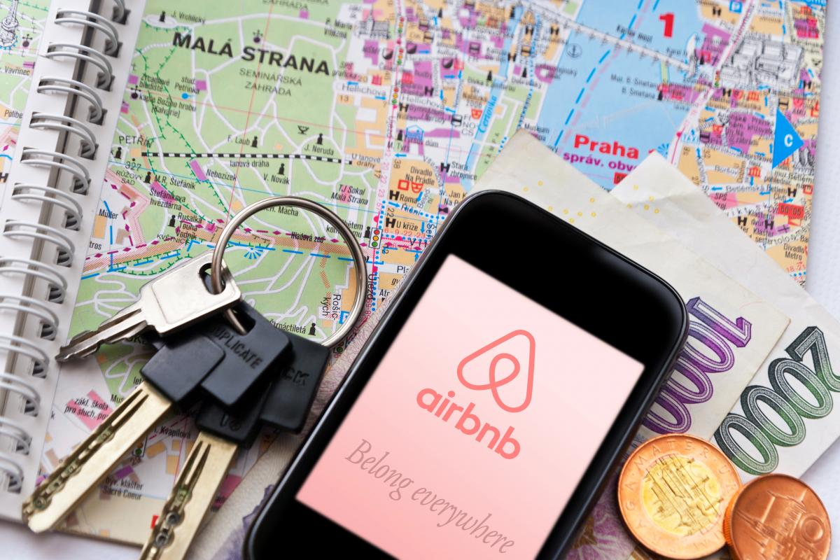Airbnb бесплатно приютит до 100 тысяч украинских беженцев / фото ua.depositphotos.com