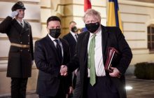 Британські журналісти угледіли повагу до Зеленського в дрес-коді Джонсона