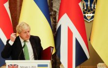 "Це чітка і реальна небезпека": Джонсон заявив, що Путін приставив зброю до голови України