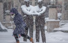 Отменены тысячи рейсов, закрыты школы: в США разразился зимний шторм (фоторепортаж)