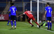 В отборе на ЧМ-2022 канадские футболисты забили невероятно курьезный гол (видео)